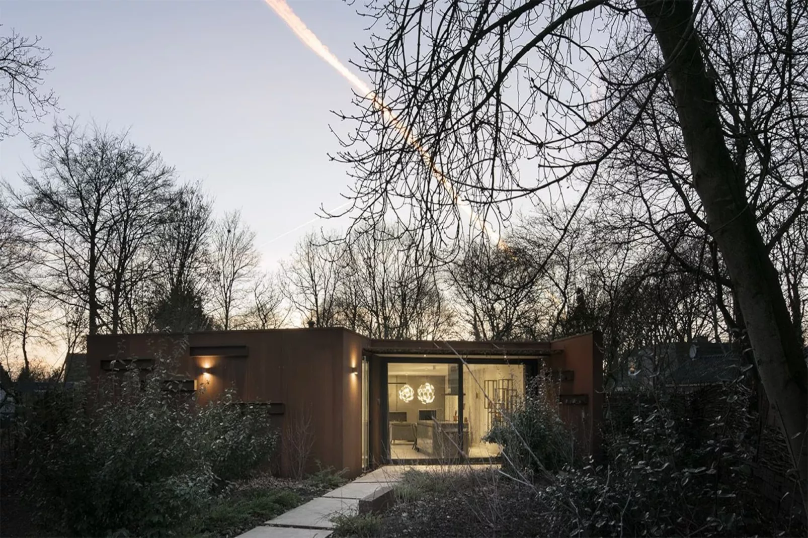 Stalen Boshuis - Buitenkant zomer