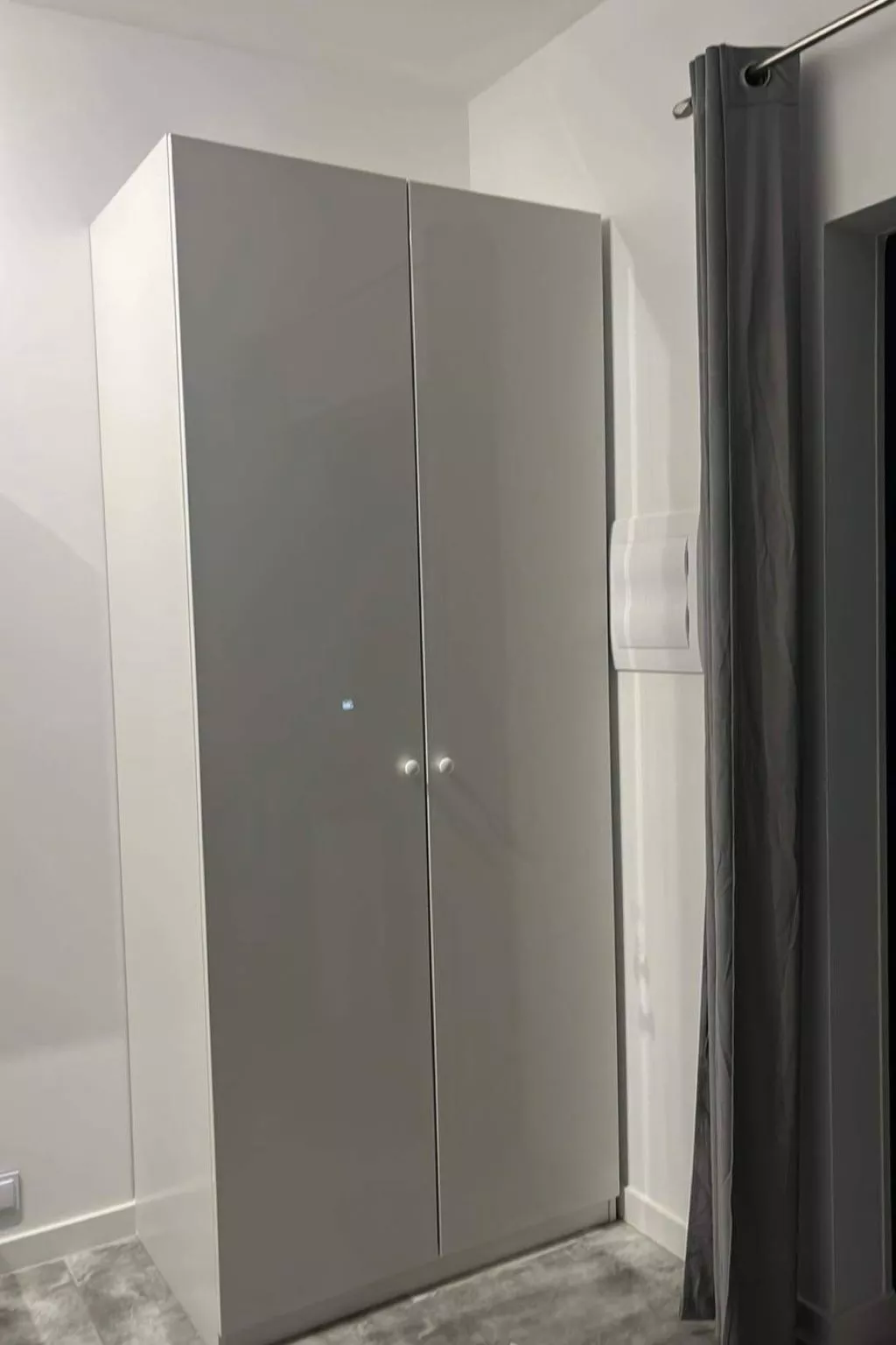 Zwei-Zimmer-Reihenhauswohnung - Binnen