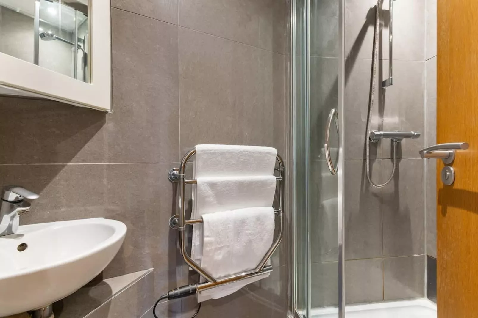 Modern 1-Bed near Fulham Broadway - Badkamer