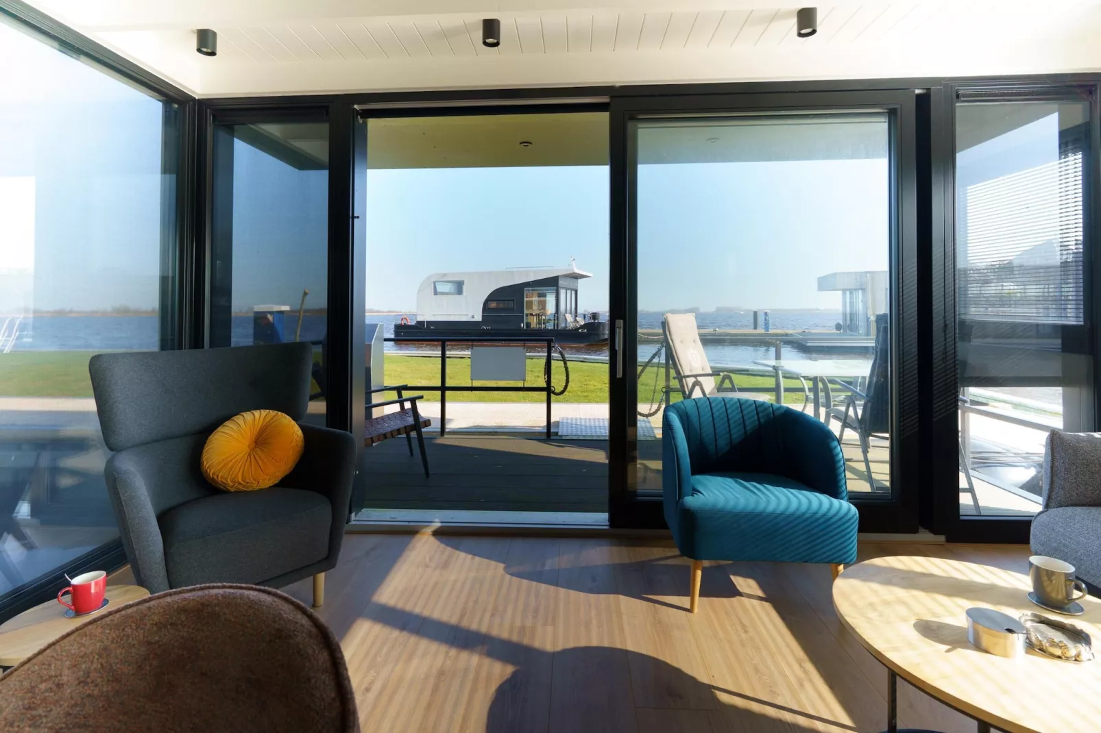 Houseboat Meerzicht - Woonkamer