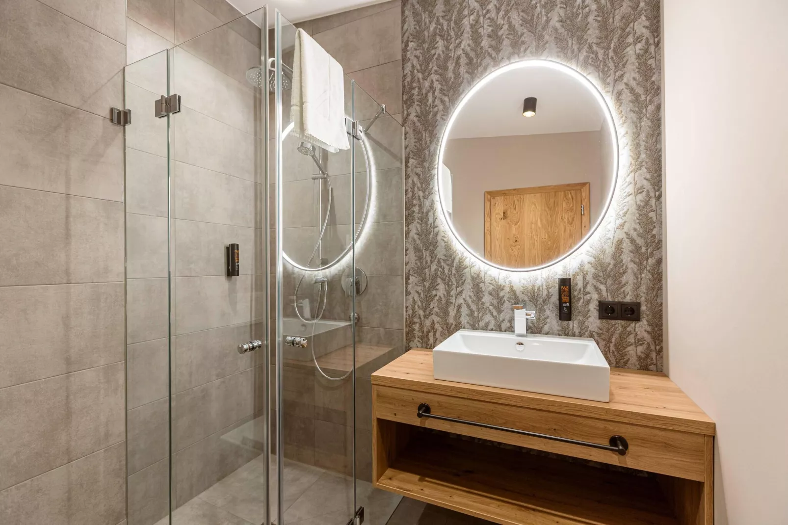 Zillertal Suites 5-Badkamer