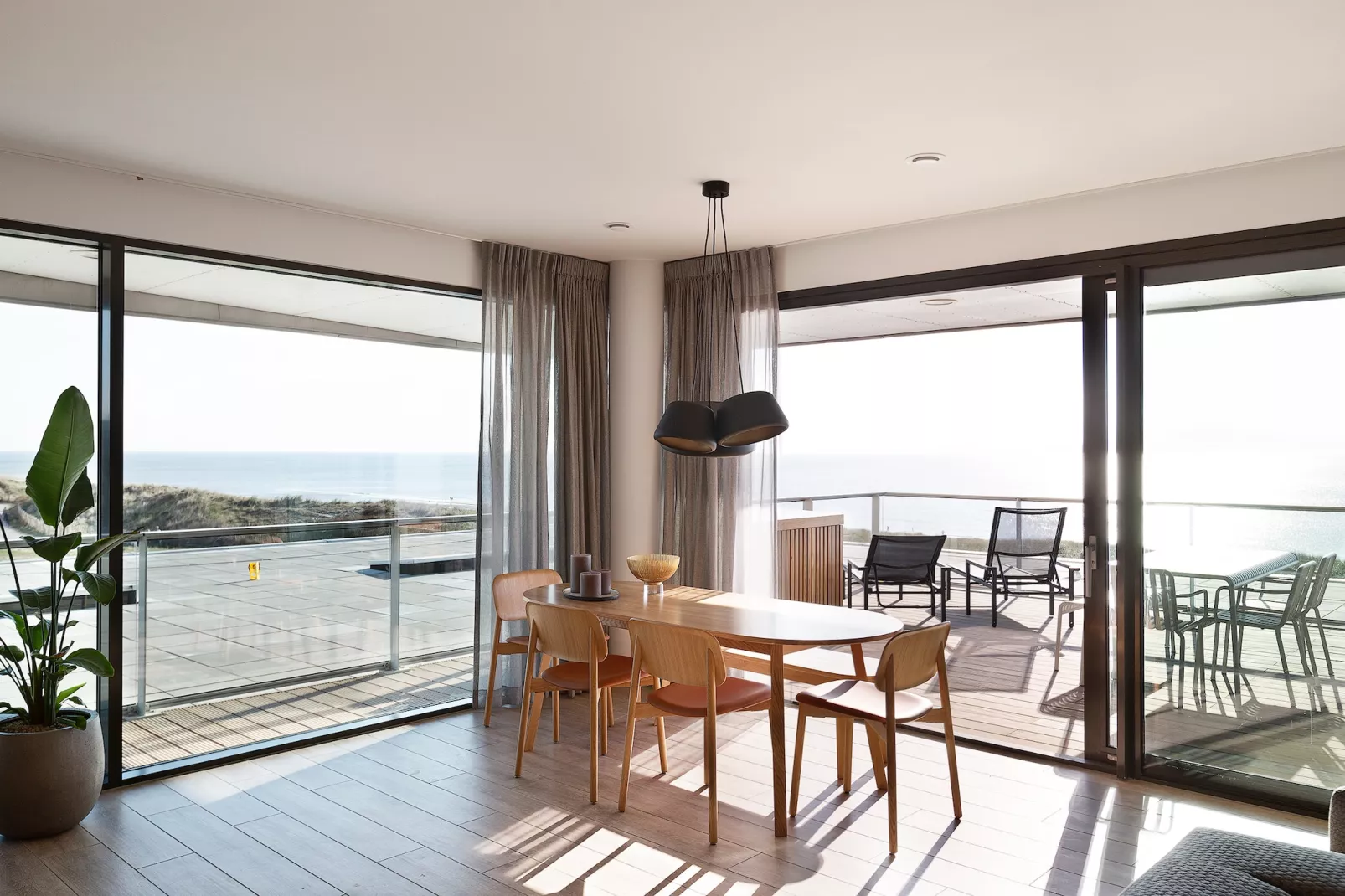 Droomsuites Egmond aan Zee - 4 person apartement - Eetkamer