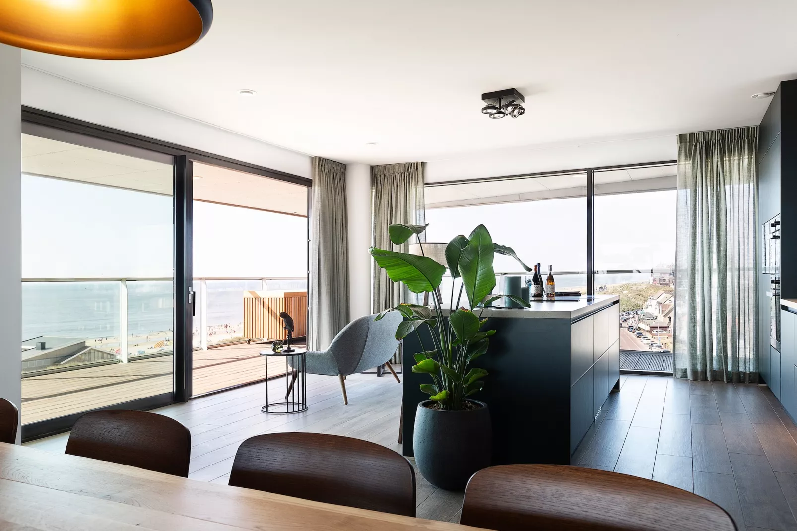 Droomsuites Egmond aan Zee - 8 person apartment - Eetkamer