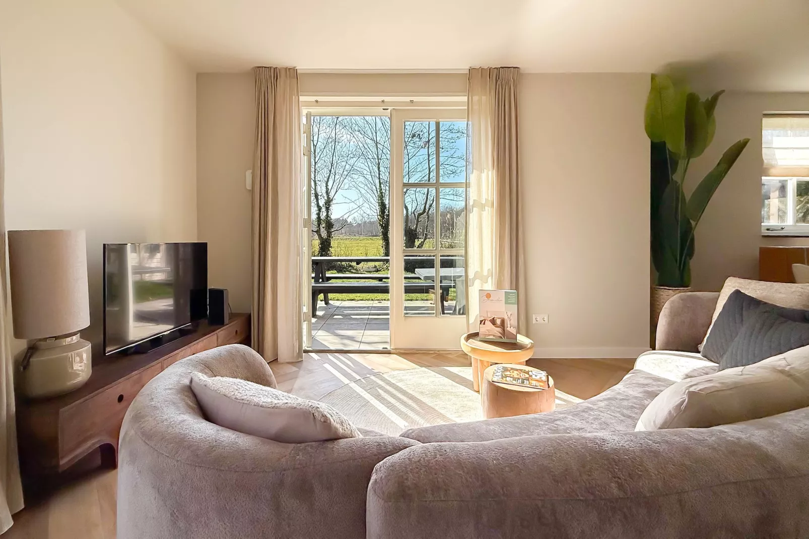 Zon aan den Hoef - Woonkamer