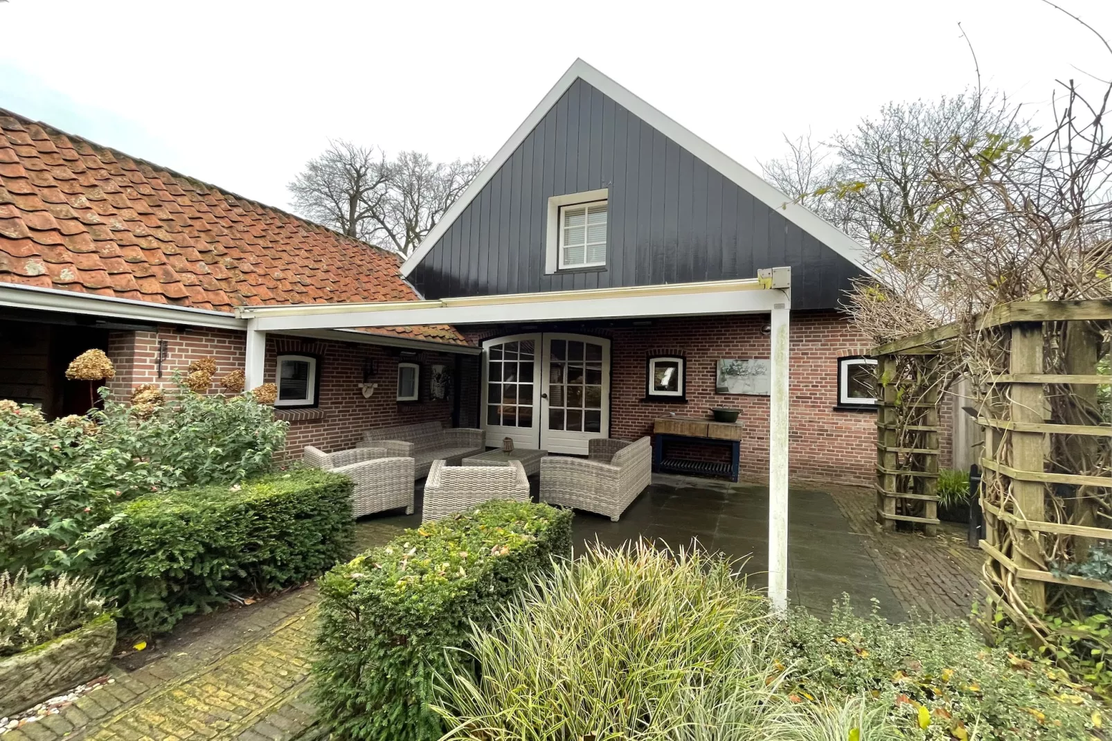 De Binnenhof - Buitenkant zomer