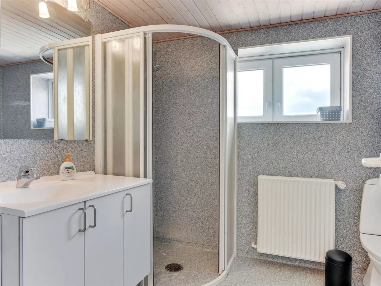 "Iina" - 13km from the sea - Binnen