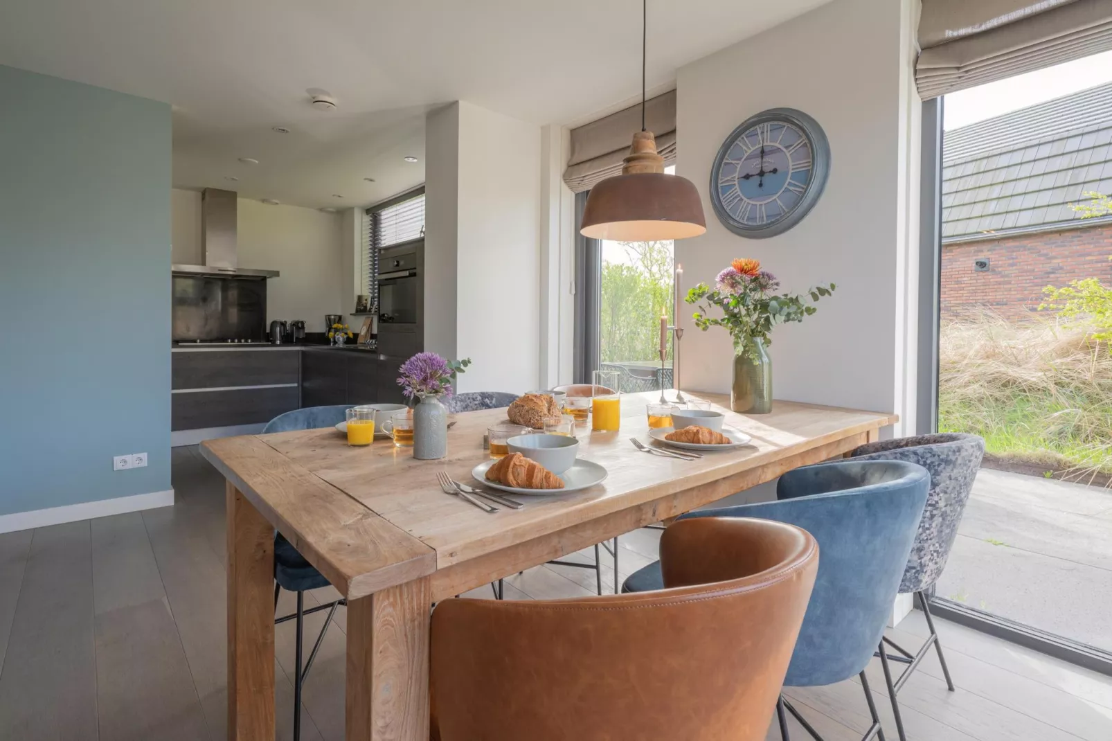 Zicht op de Molen - Eetkamer