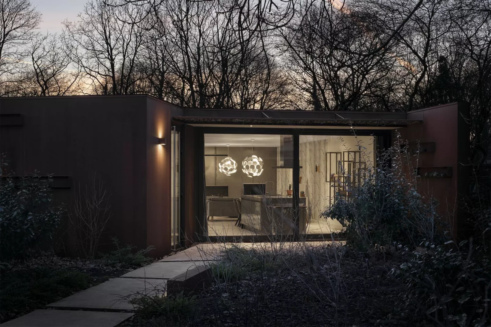 Stalen Boshuis - Buitenkant zomer