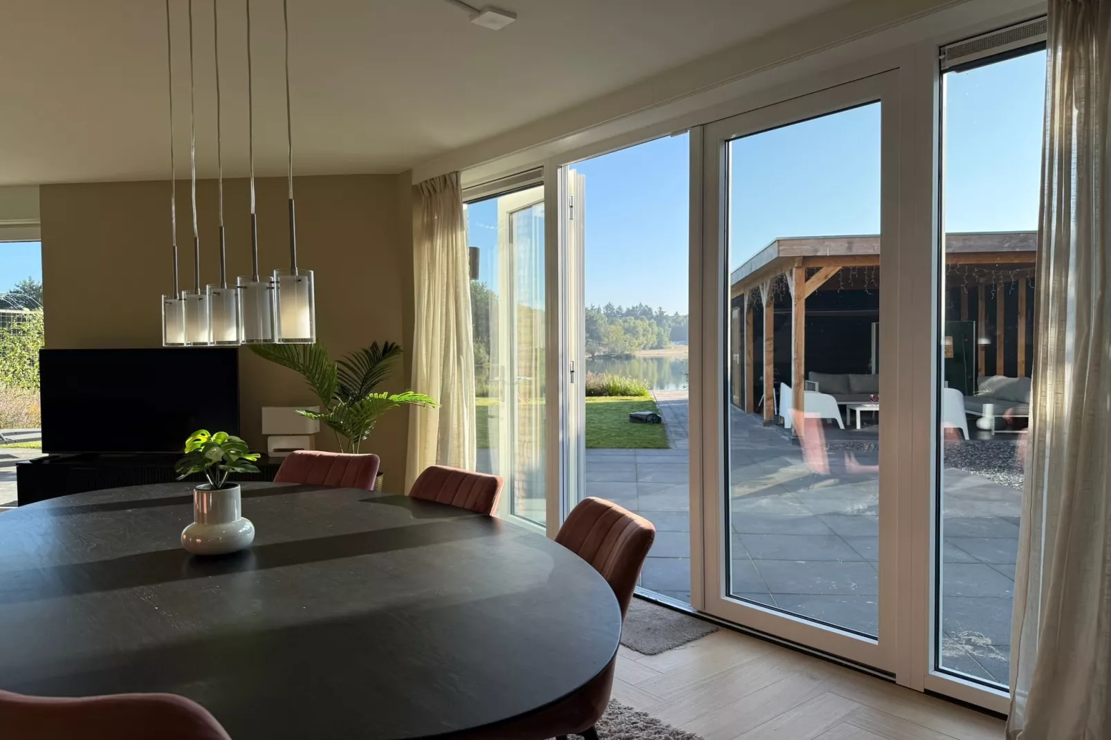 Holiday home Torenvalk - Eetkamer