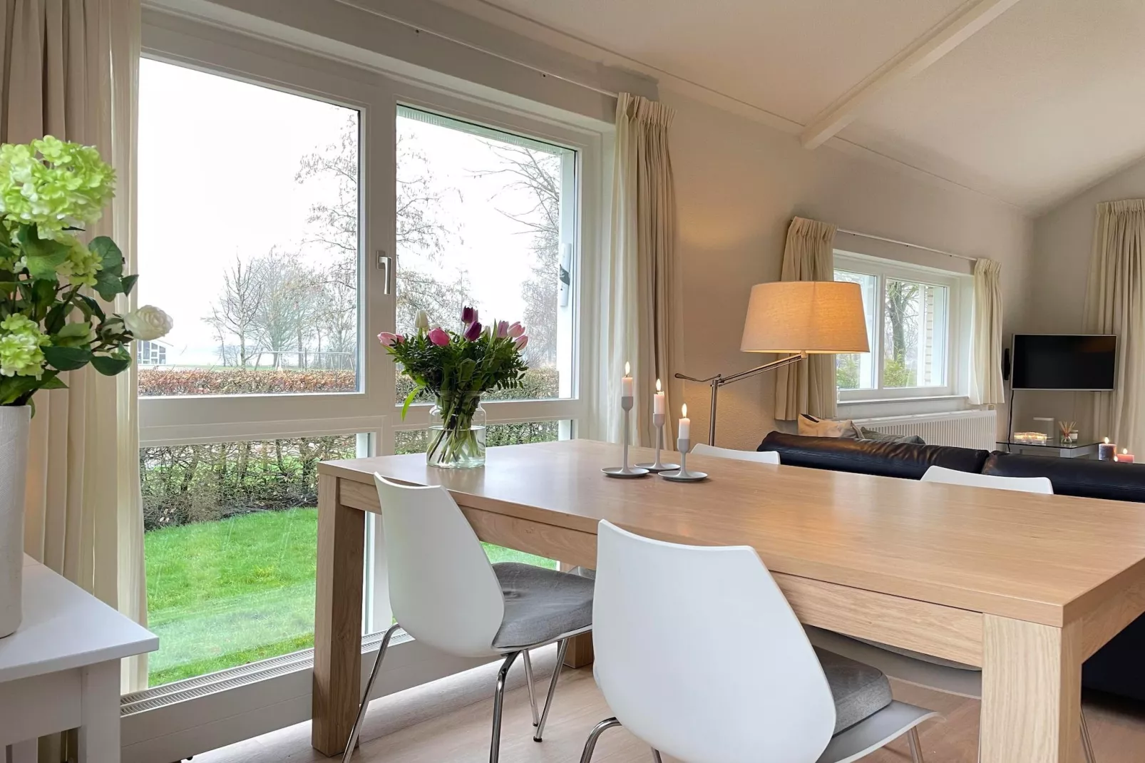 Watervilla de Ijsvogel - Eetkamer