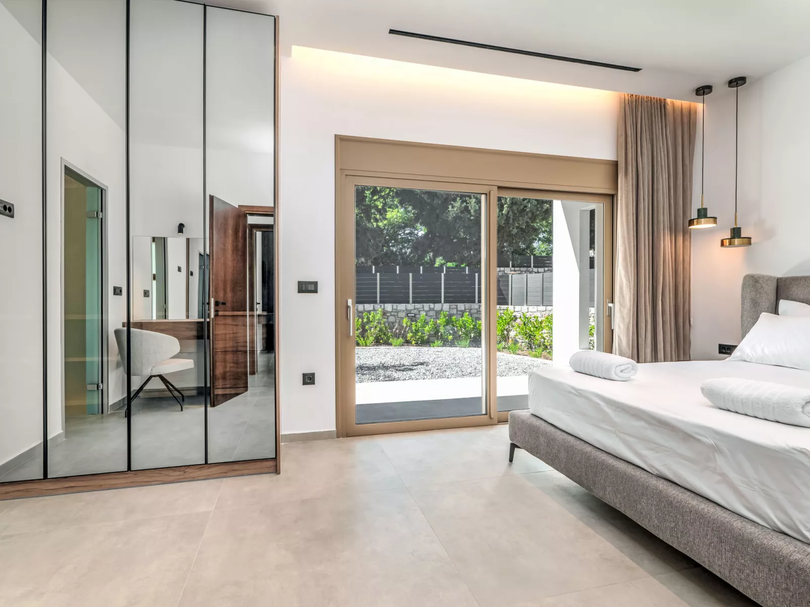 Ruby Paradise - Binnen