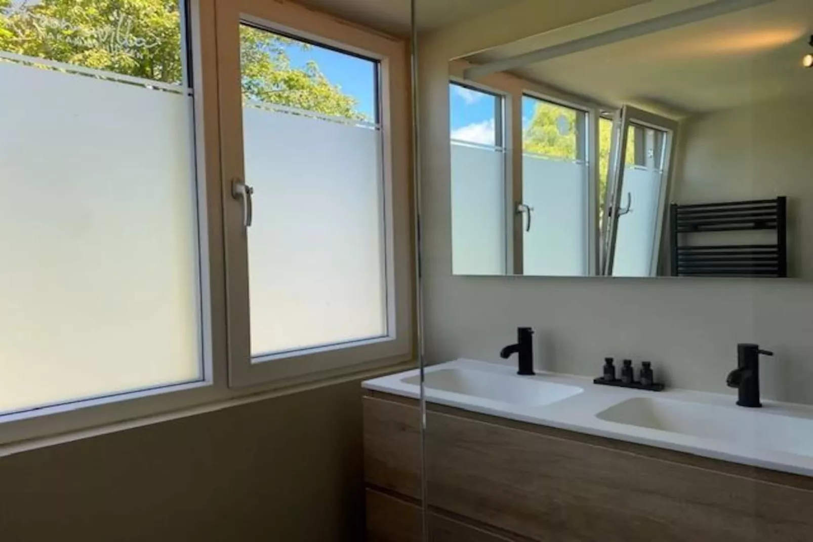 Slapen tussen de duinen - 53 - Badkamer