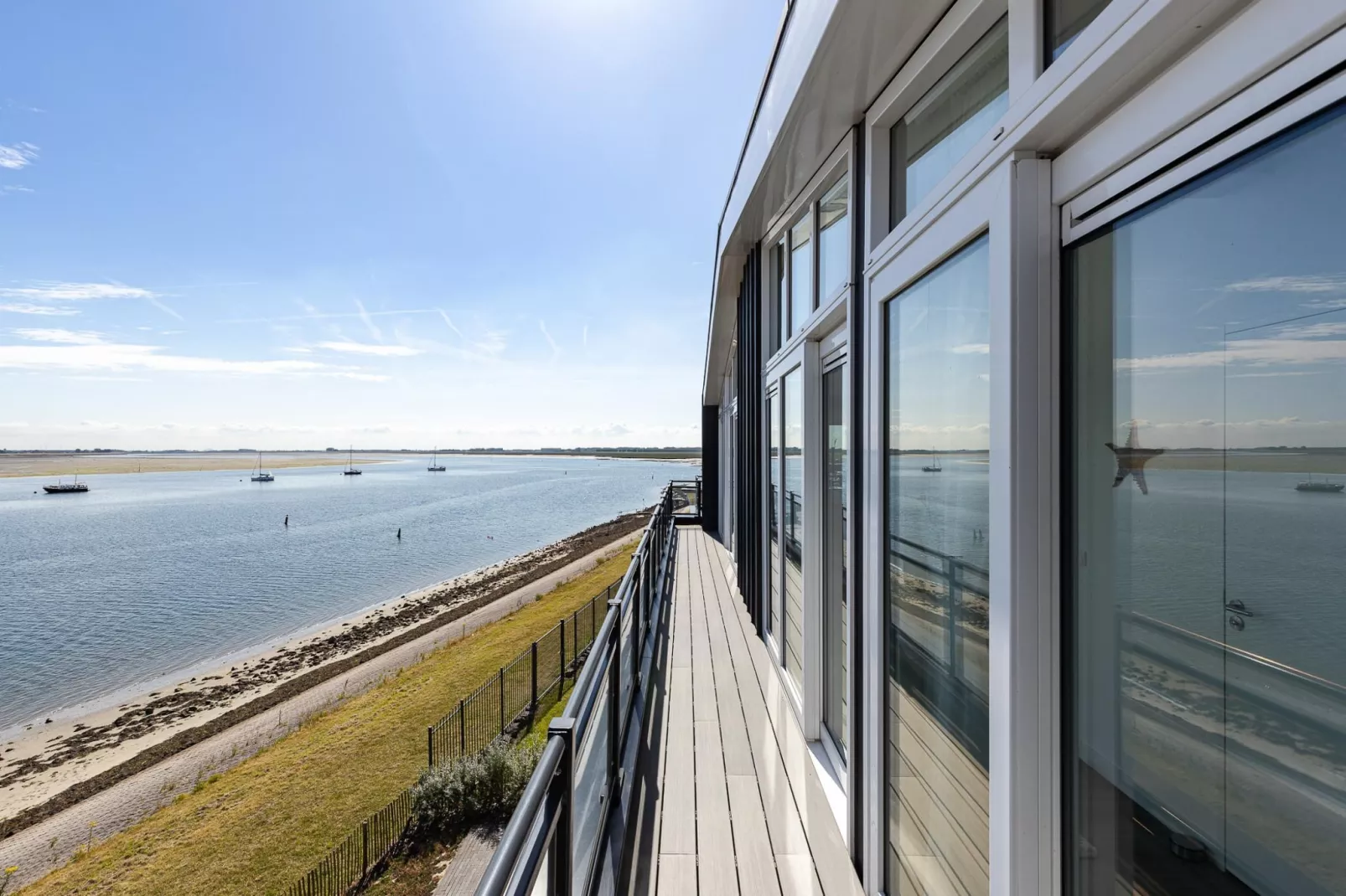 Penthouse at the beach - with balcony | No. 26 - 2 Pers.  | Vista Maris - Buitenkant zomer