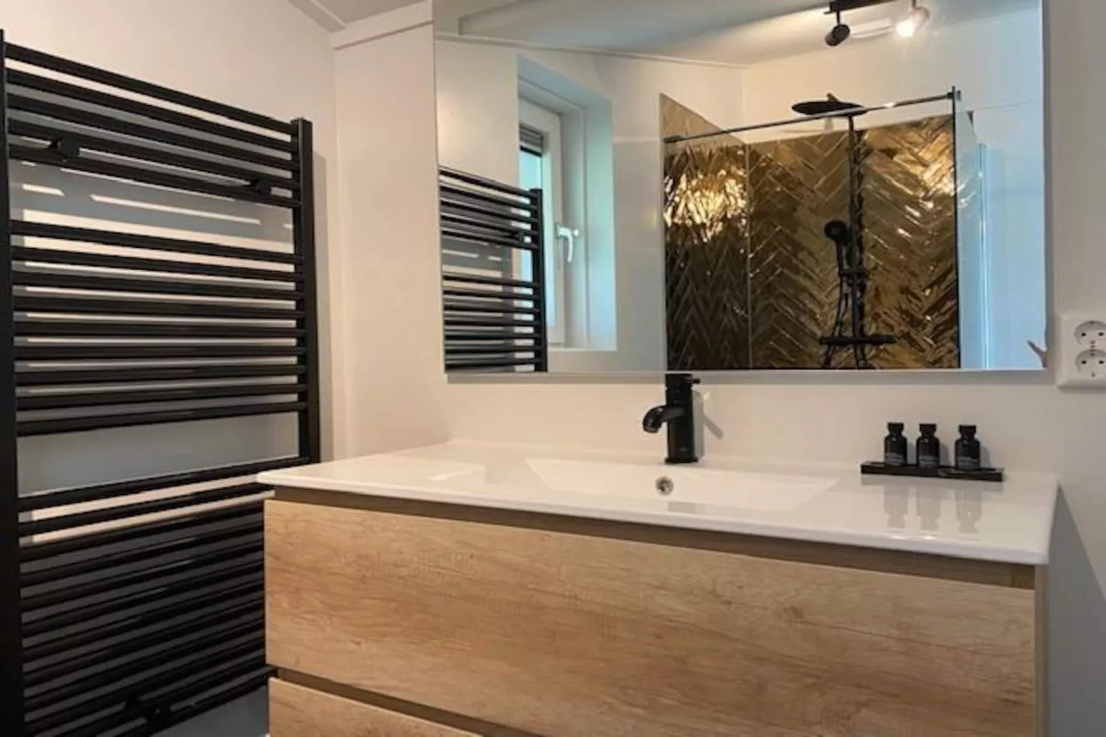 Slapen tussen de duinen - 53 - Badkamer