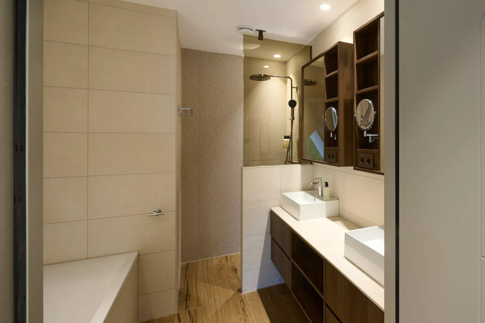 Droomsuites Texel - 8 person apartement - Badkamer