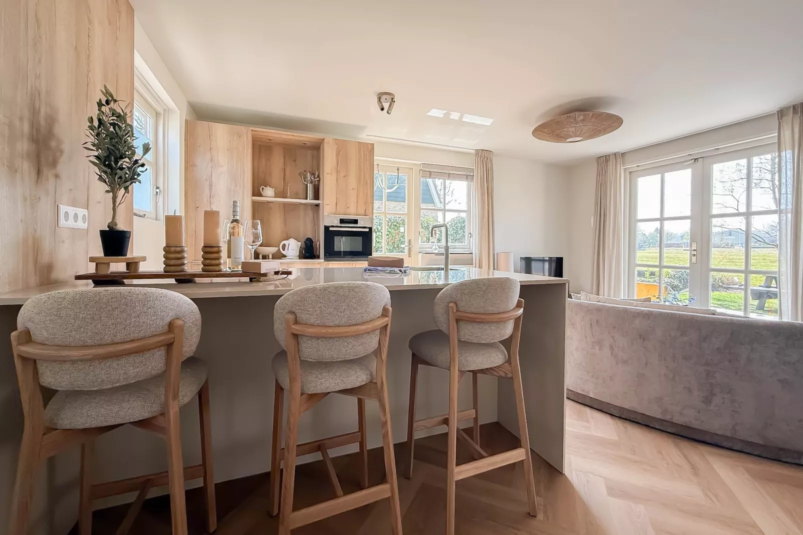 Zon aan den Hoef - Eetkamer