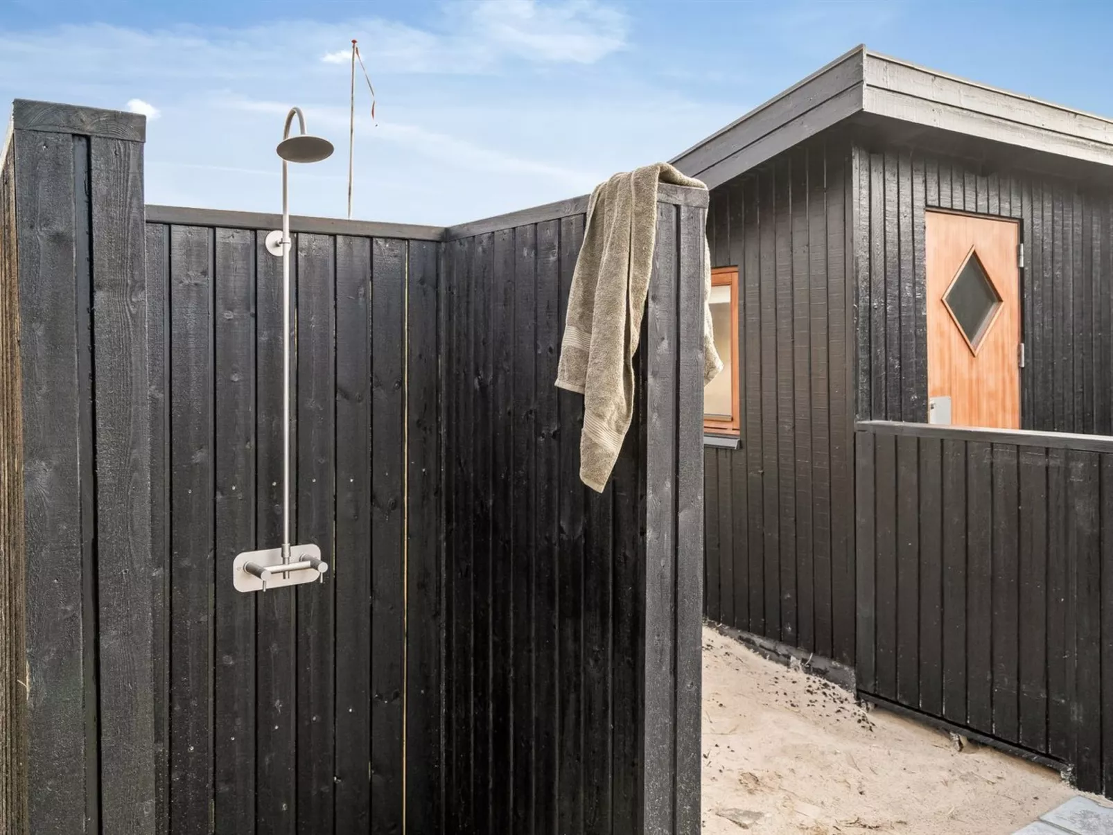 "Kiina" - 100m from the sea - Buiten