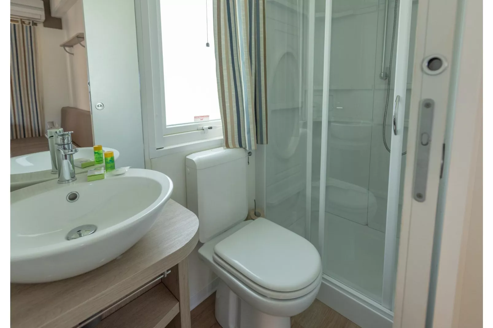 Stork Family Collection - LODGE DELUXE FAMILY max cap 6 pax - Badkamer