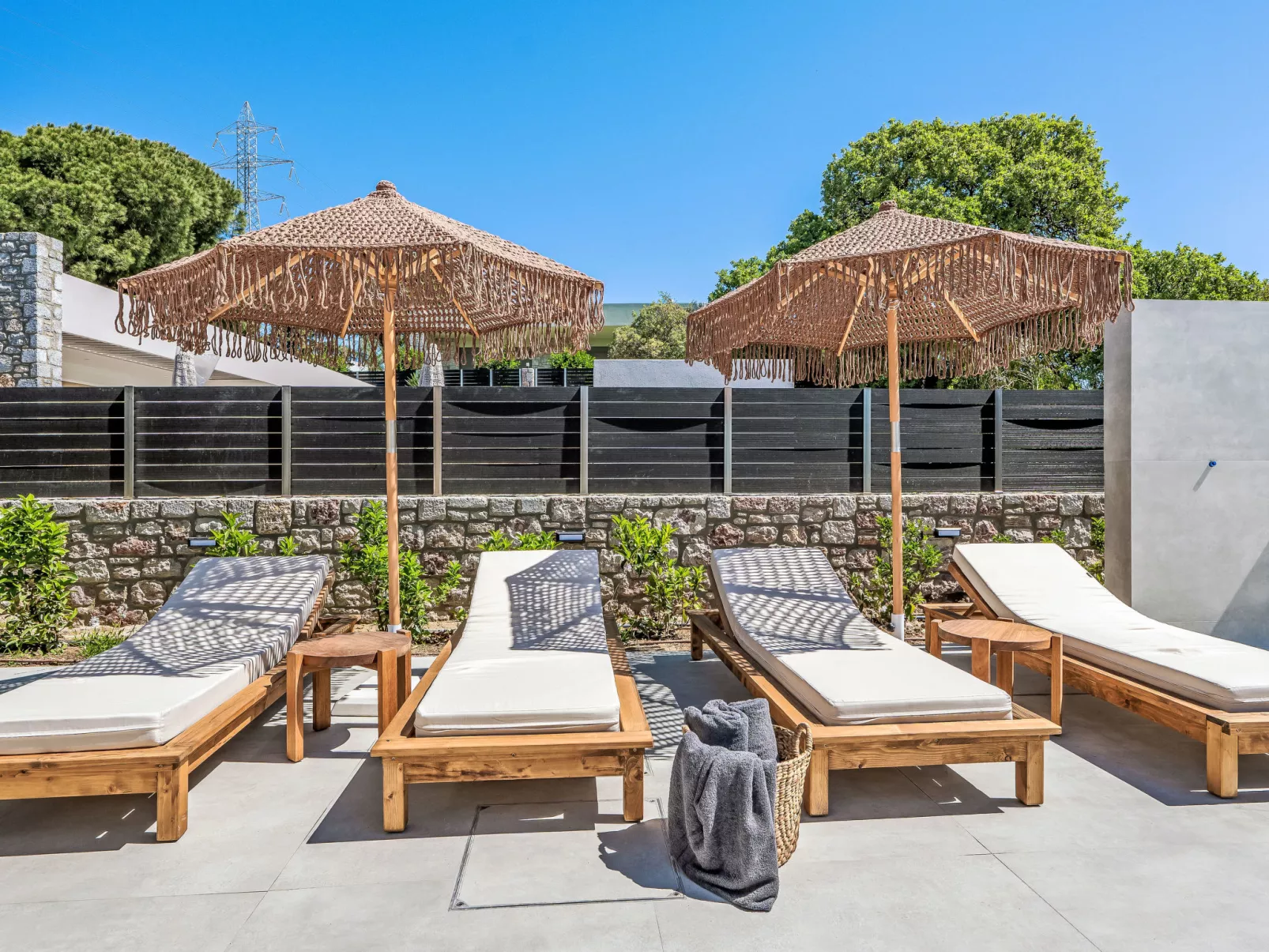 Ruby Paradise - Buiten