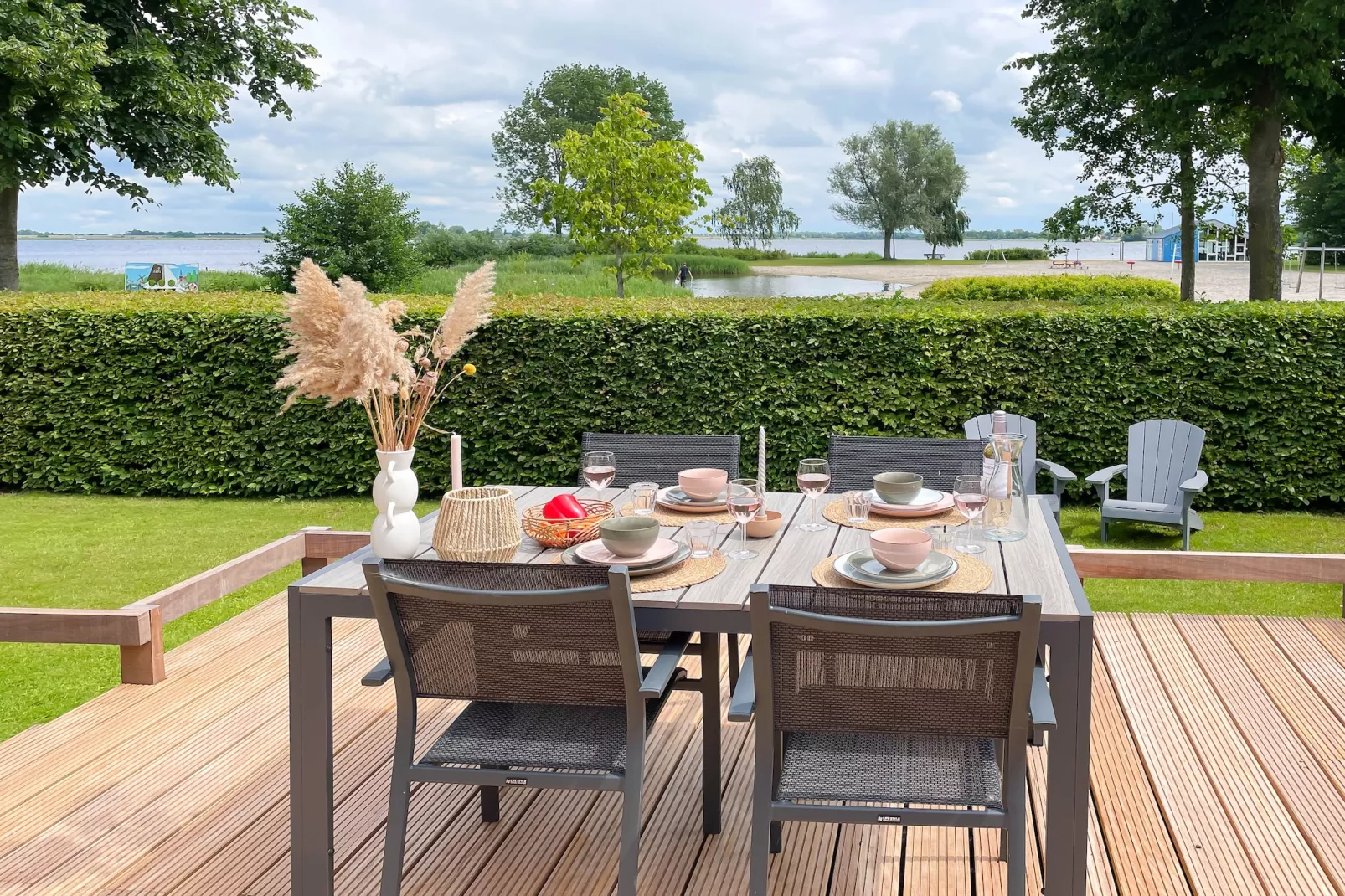 Watervilla de Ijsvogel - Tuinen zomer