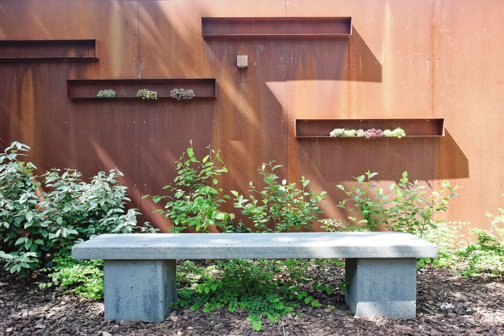 Stalen Boshuis - Tuinen zomer