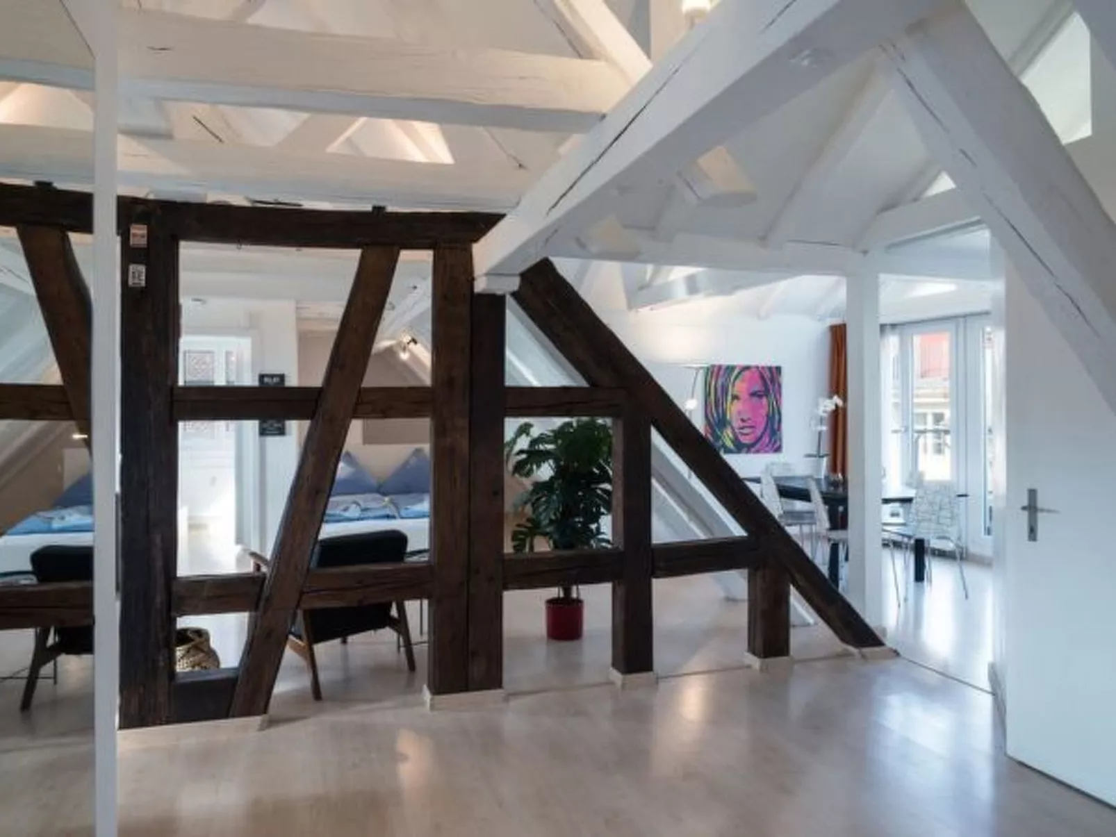 LU Sun IV - Chapel Bridge HITrental Apartment