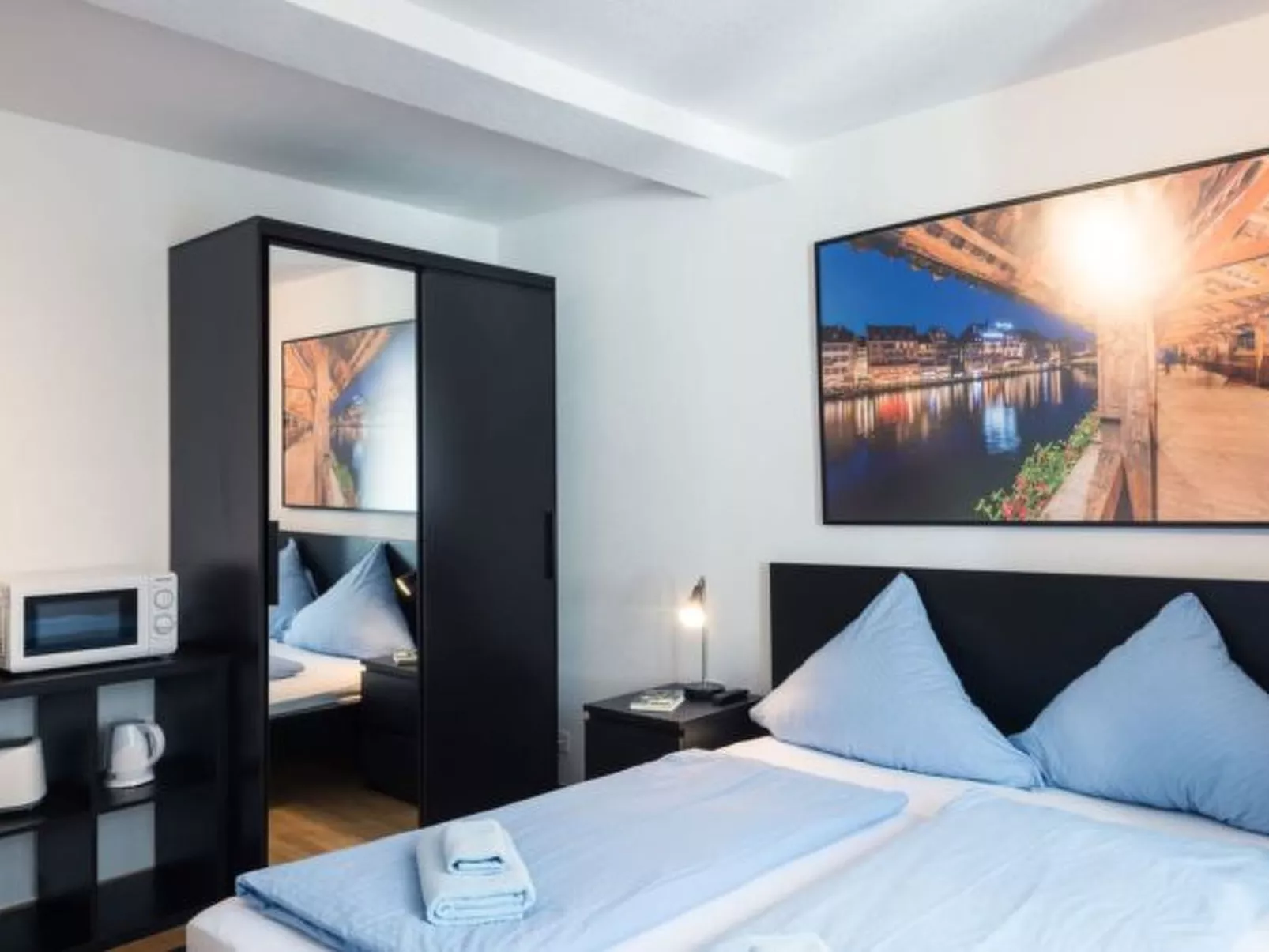 LU Pluto lV - Old Town HITrental Apartment