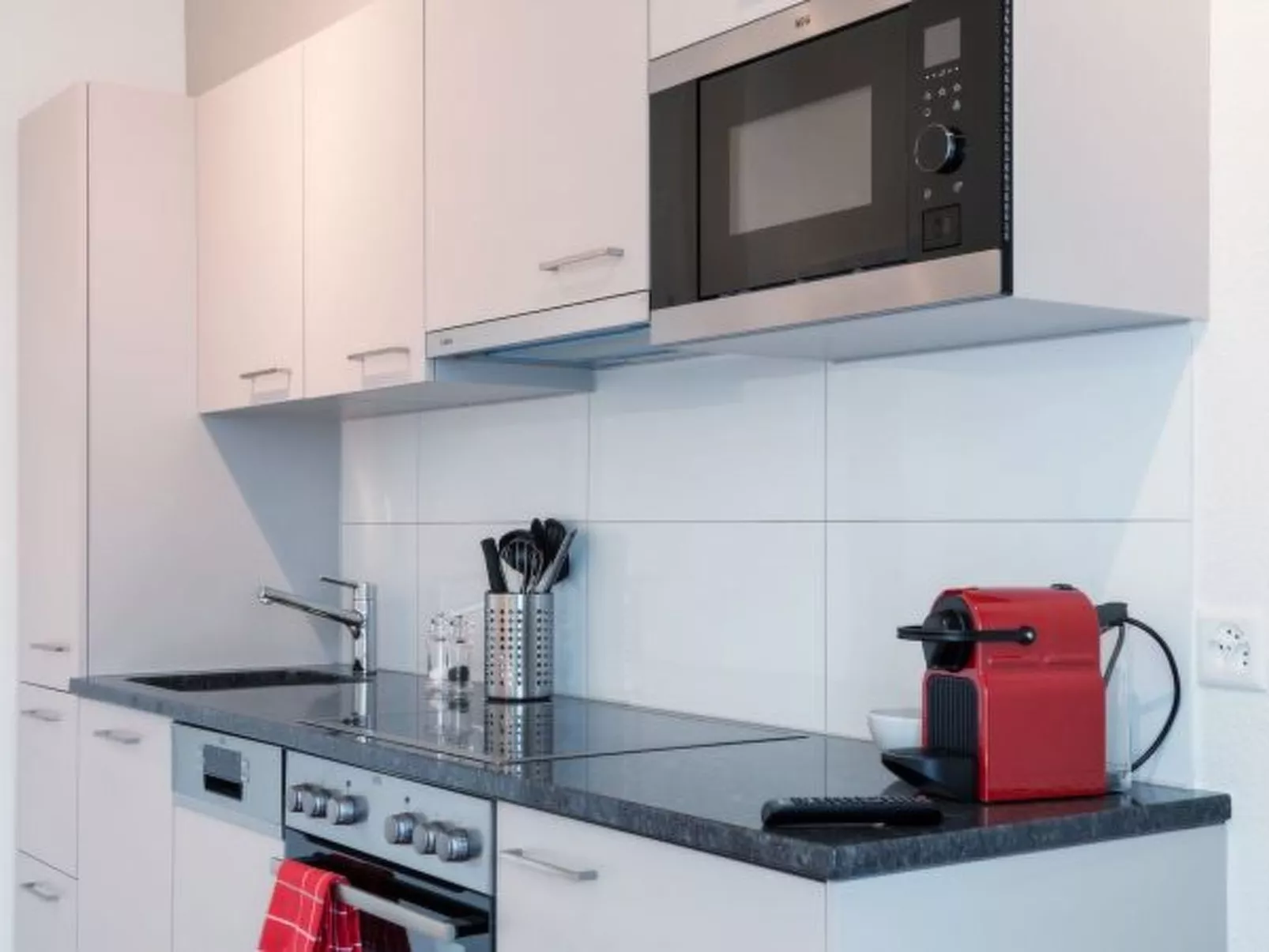 ZH Jaguar - Altstetten HITrental Apartment