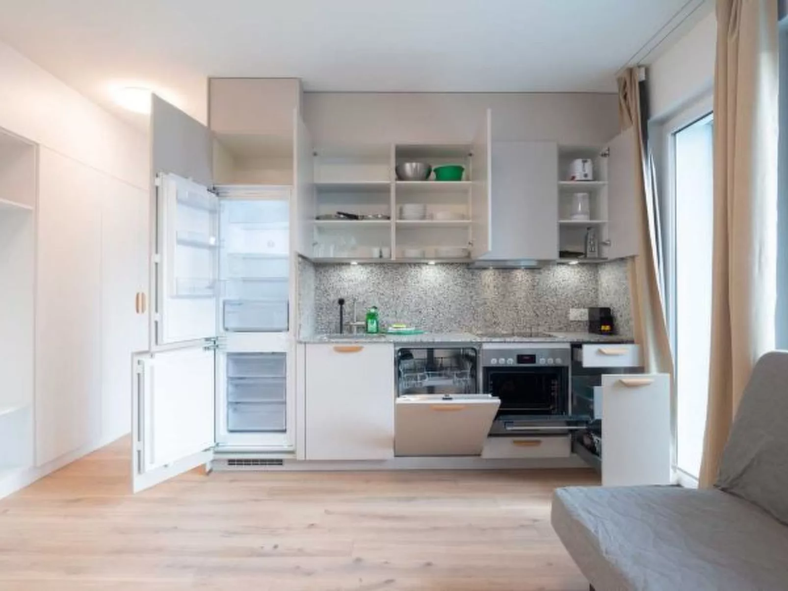 ZH Red 5 - Letzigrund HITrental Apartment