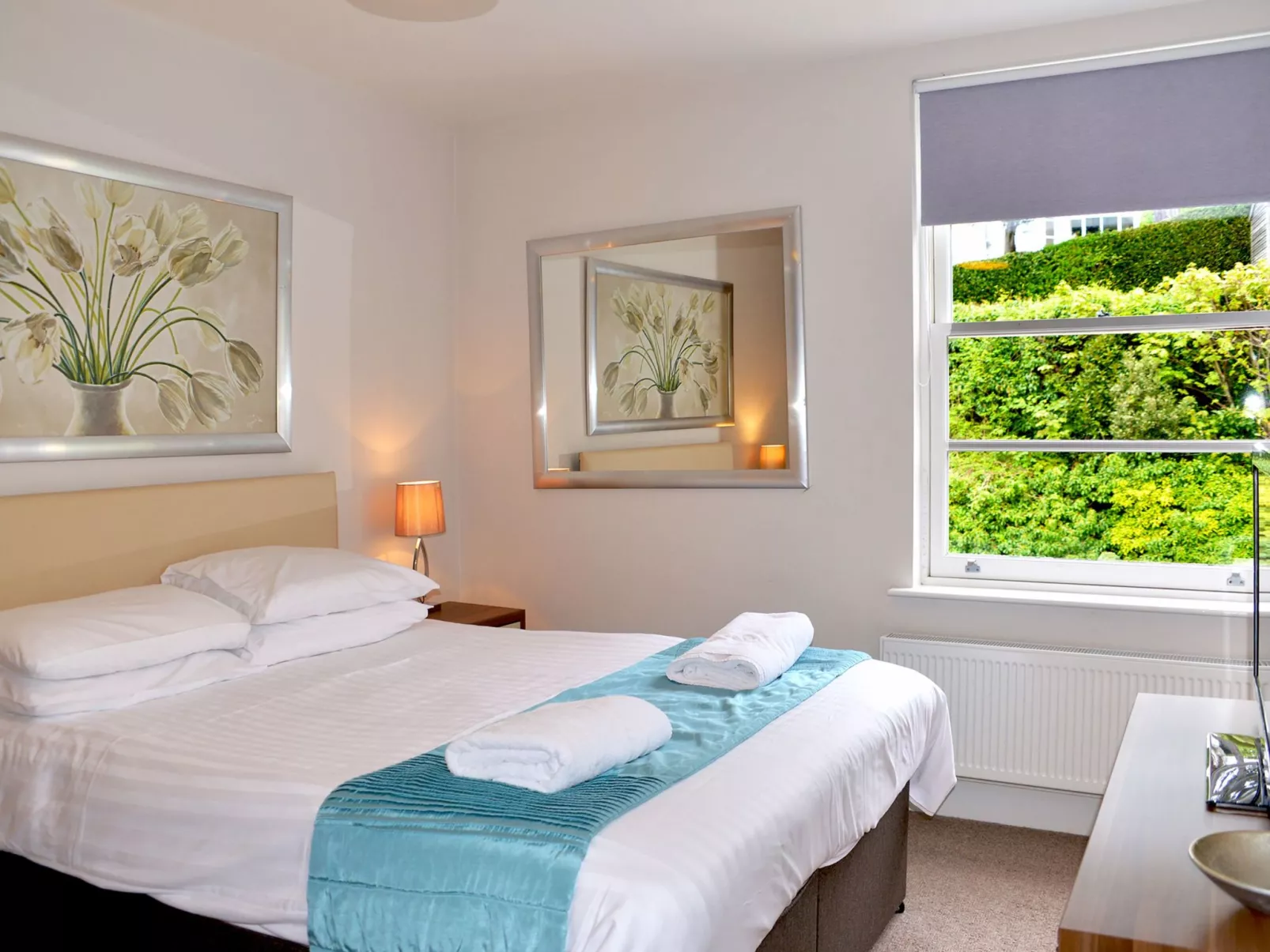 Modern eingerichtete Ferienwohnung in der ersten Etage mit Panorama-Meerblick v