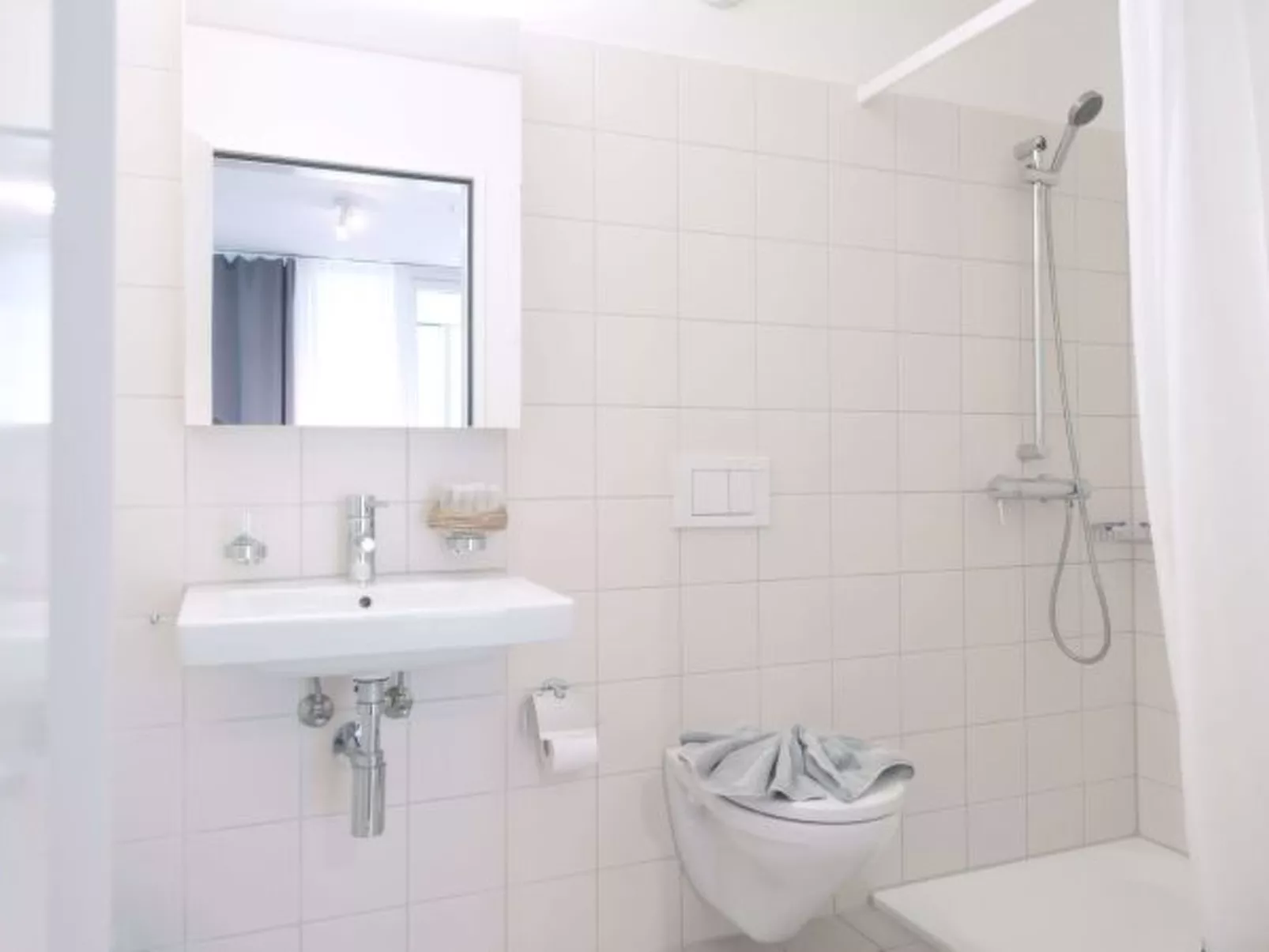 LU Bourbaki II - Allmend HITrental Apartment - Binnen