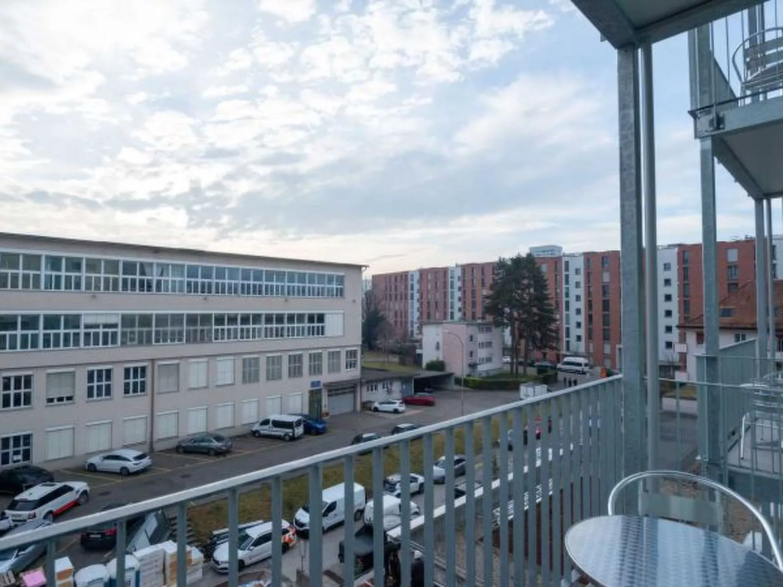 ZH Red 3 - Letzigrund HITrental Apartment - Buiten