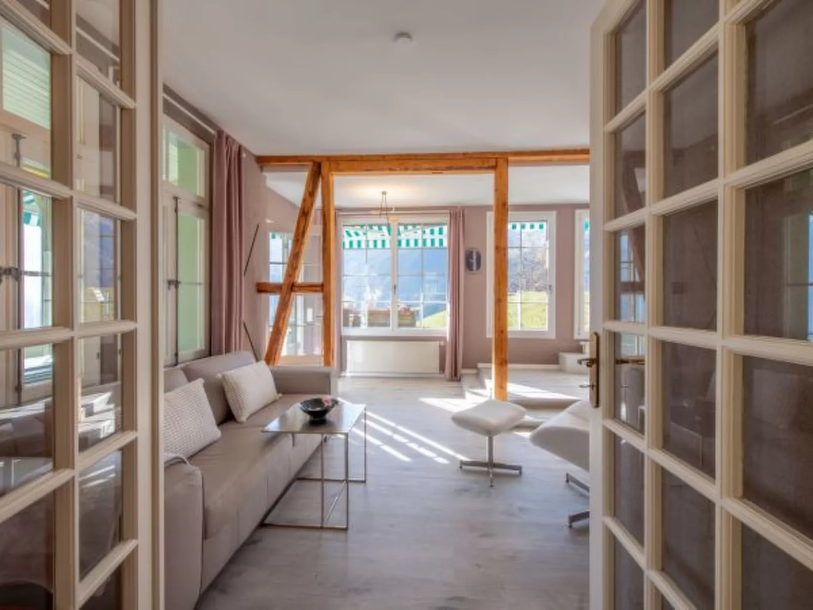 Chalet Hunnenfluh Garden Apartment - Binnen