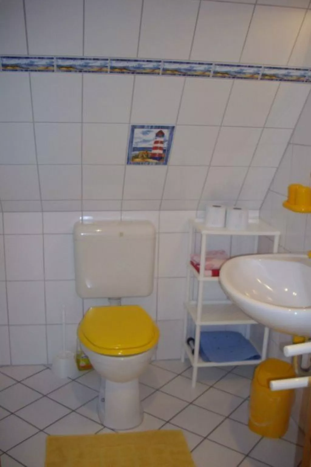 Wohnung in einem reetgedeckten Friesenhaus aus dem Jahr 1860 - Binnen