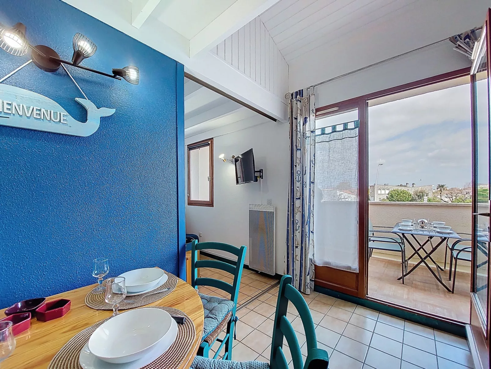 Les Soleils Rouges - Binnen