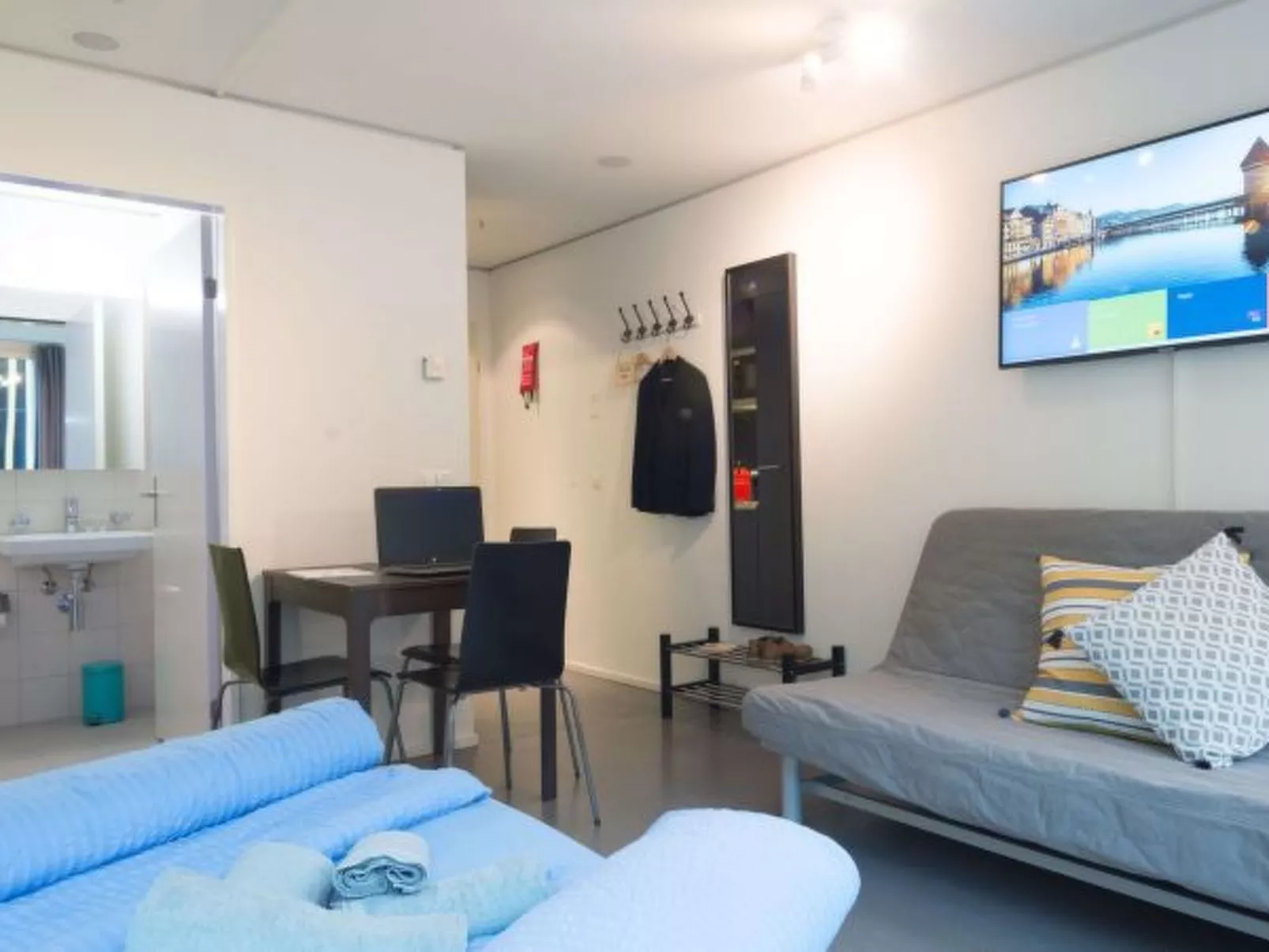 LU Bourbaki II - Allmend HITrental Apartment - Binnen