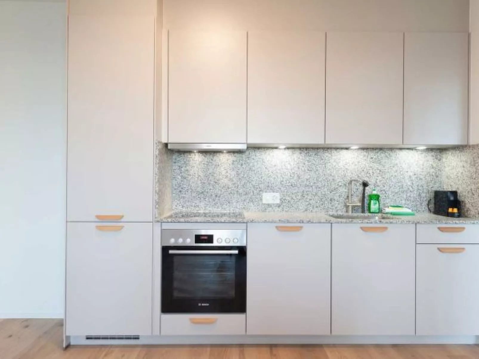 ZH Blue 3 - Letzigrund HITrental Apartment - Binnen