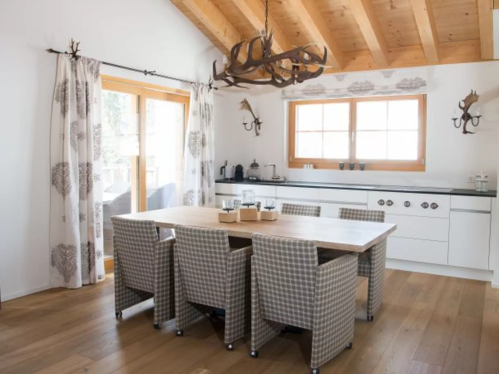 Moderne Ferienwohnung Scalottas Lenzerheide - Binnen