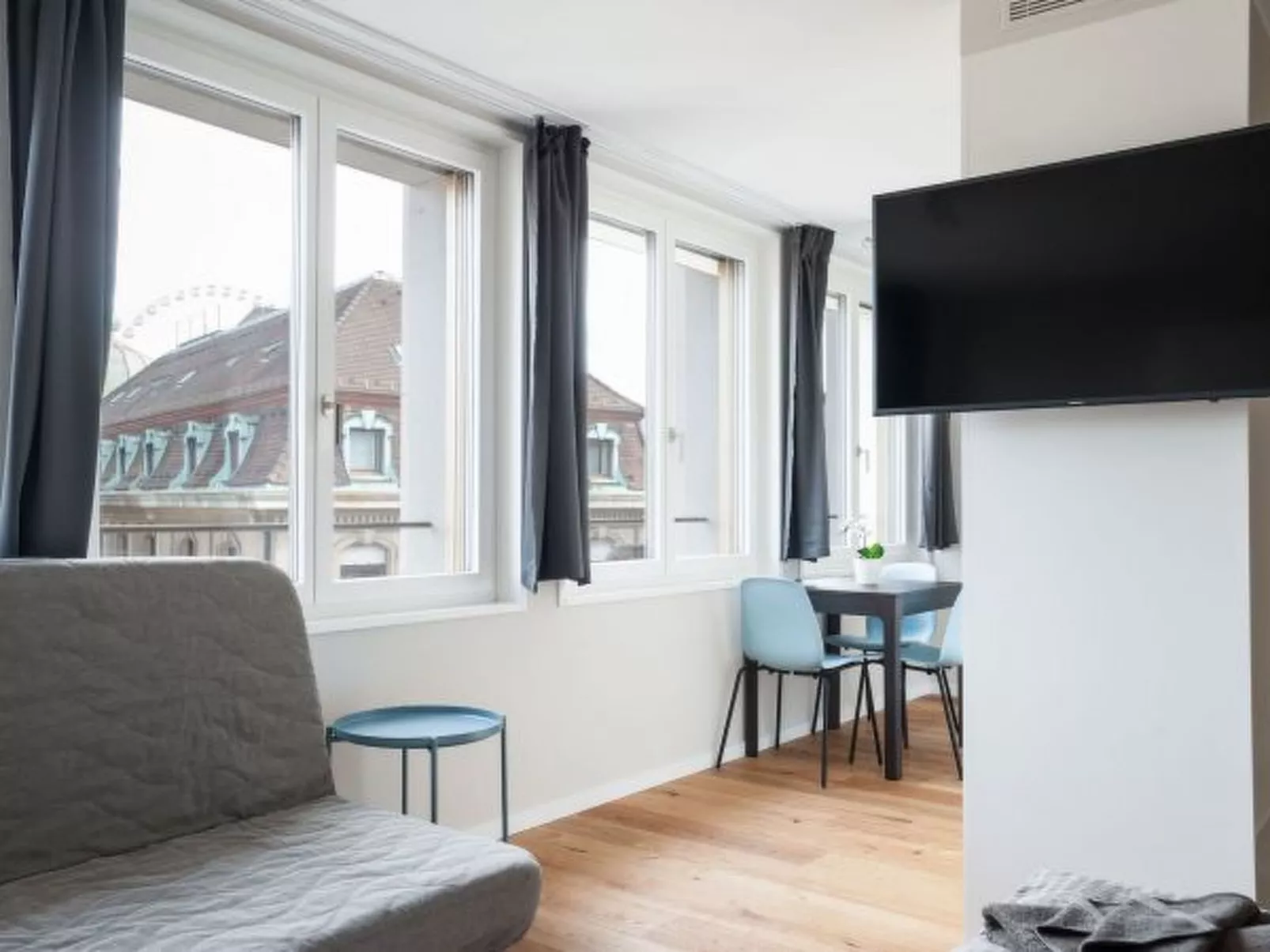 BS Picasso I - Marktplatz HITrental Apartment - Binnen