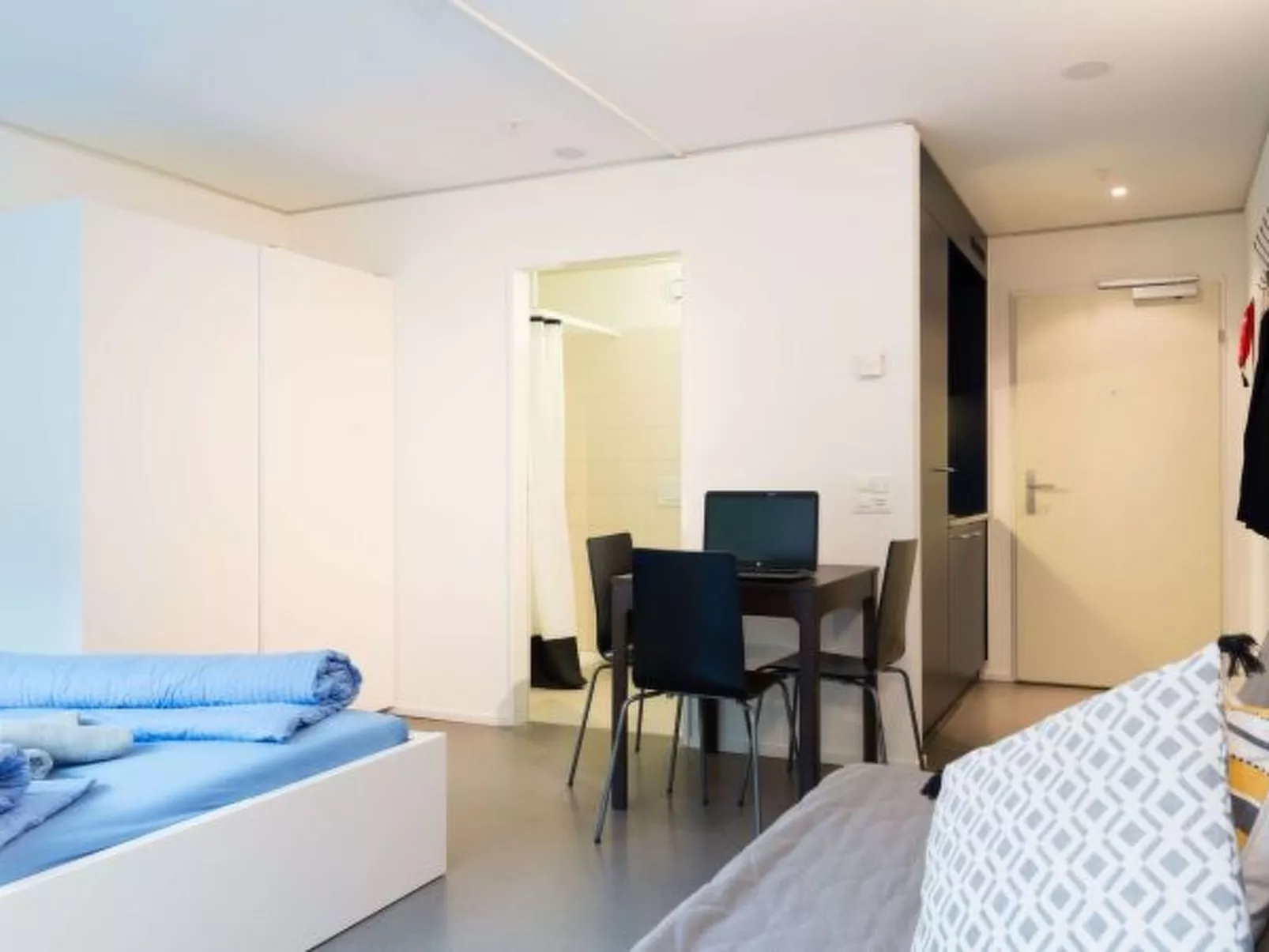 LU Bourbaki II - Allmend HITrental Apartment - Binnen