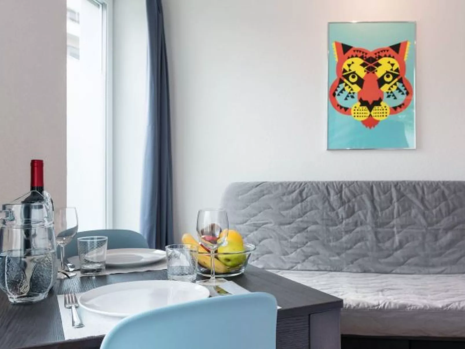 ZH Tiger II - Altstetten HITrental Apartment - Binnen