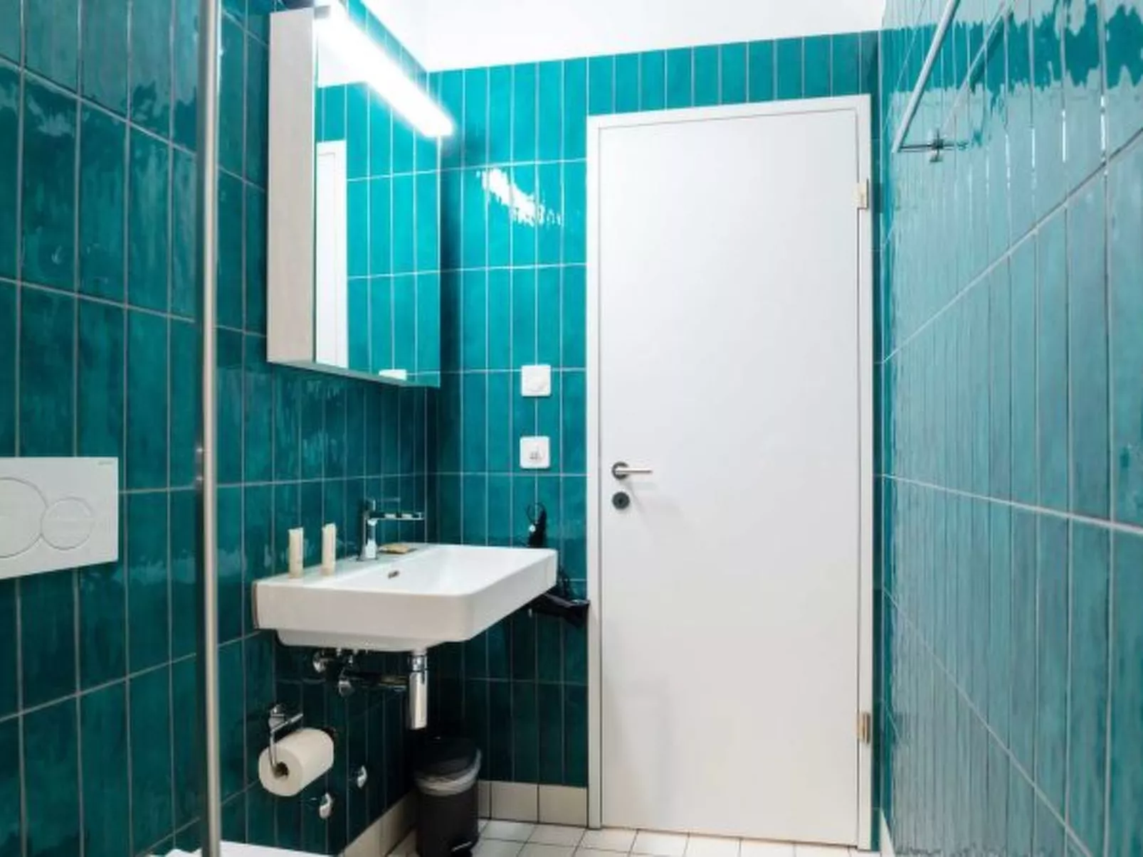 ZH Yellow 5 - Letzigrund HITrental Apartment - Binnen