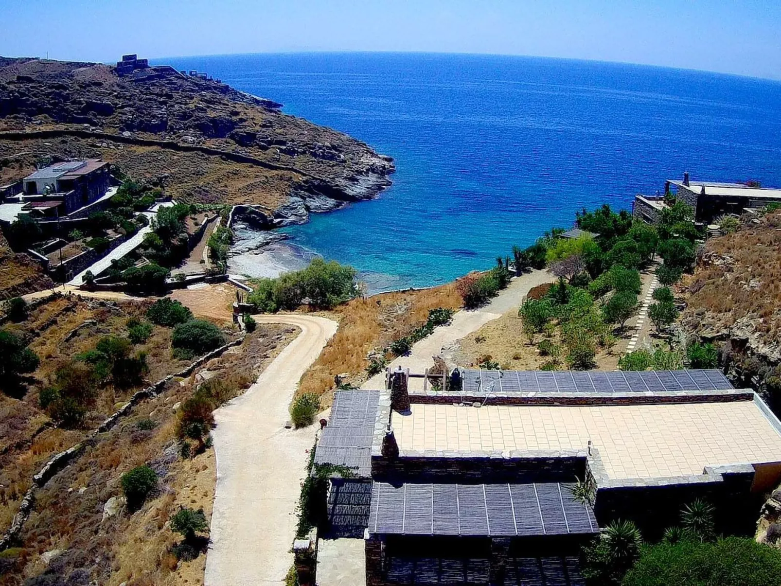 Haus in Kea mit Parkplatz im Freien und Blick auf den Sonnenuntergang - Image-tags.info
