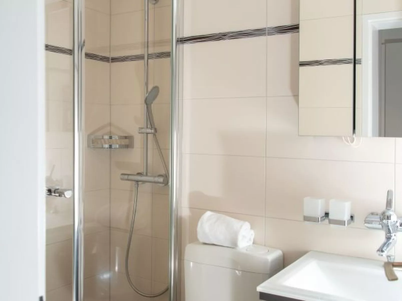 Mit privatem Whirlpool für 4 Personen Casoja Lenzerheide - Binnen