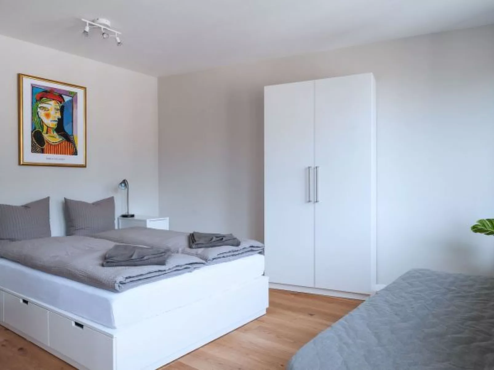 BS Picasso IV - Marktplatz HITrental Apartment - Binnen