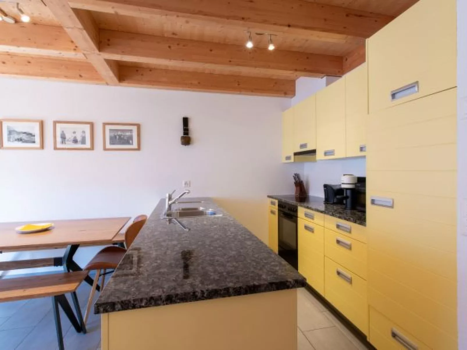 Racers Retreat 10 - Binnen