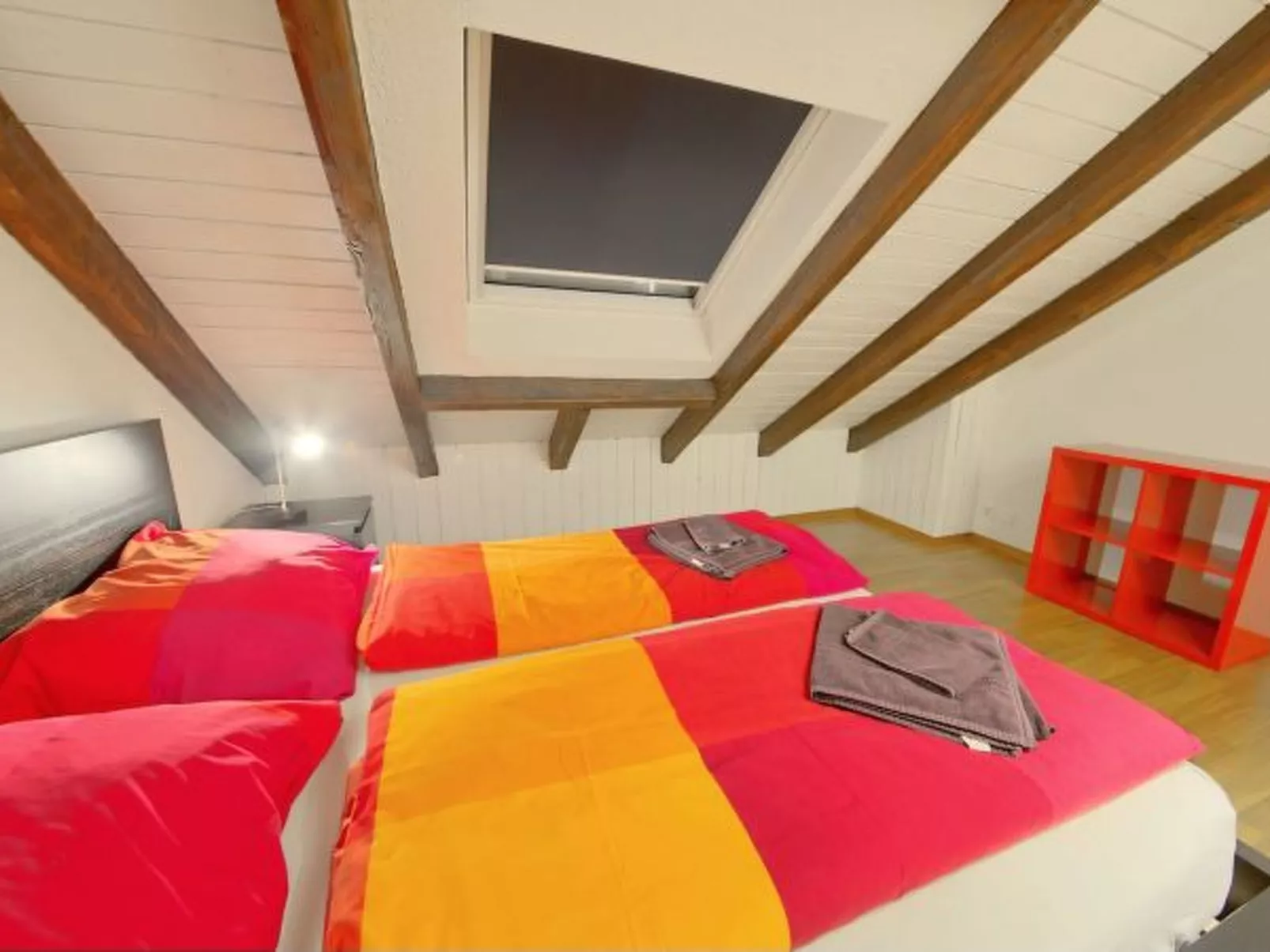 ZH Strawberry - Oerlikon HITrental Apartment - Binnen