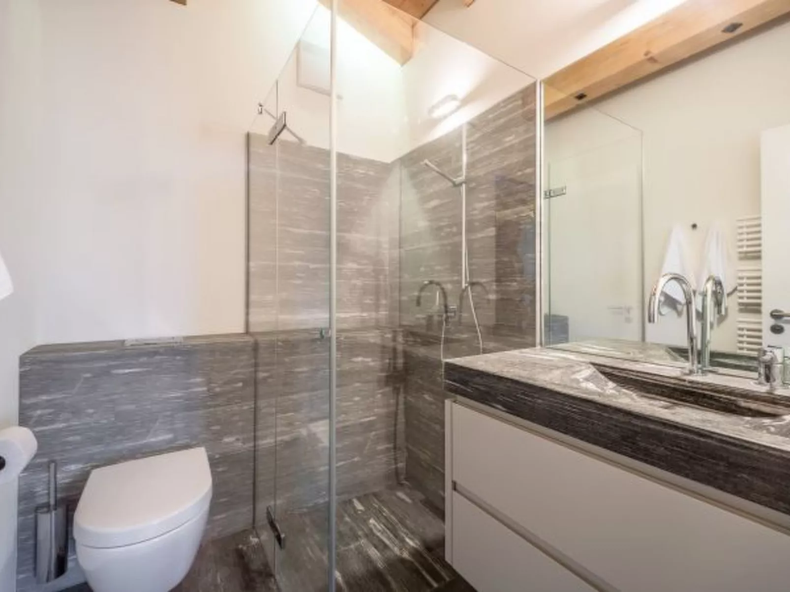 COCOON-LAAX - Binnen