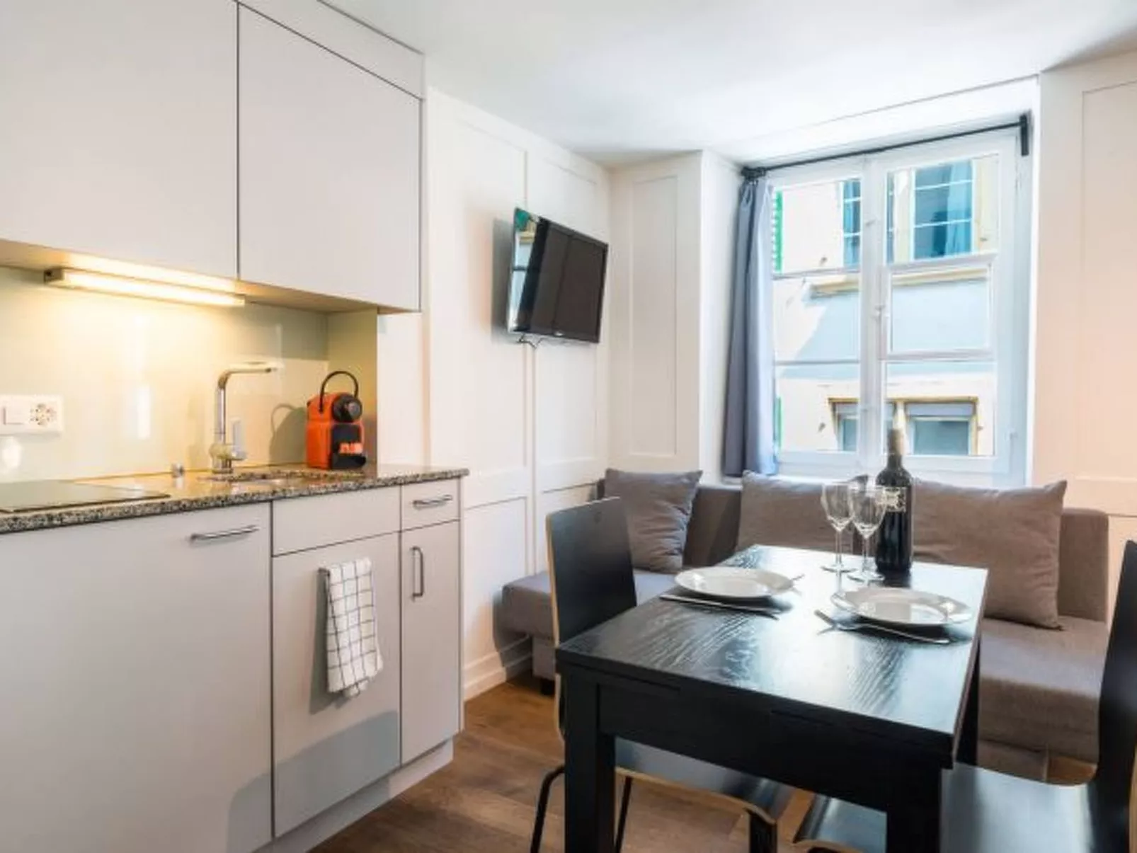 ZH Gasse 2 – HITrental Schmidgasse Apartment - Binnen