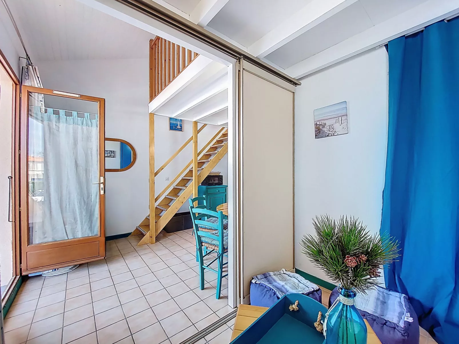 Les Soleils Rouges - Binnen